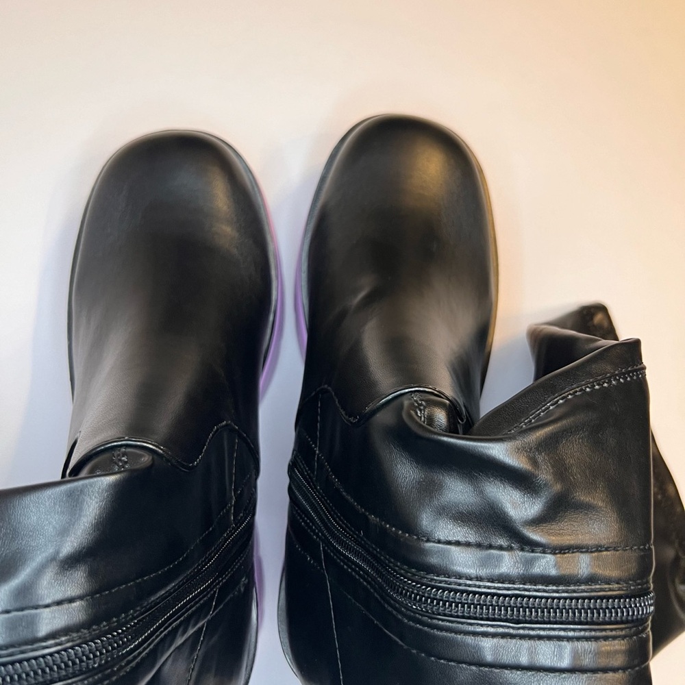 NWT Funky Chunky Lug Boots - Black & Lilac Knee-High Vinyl Platform Boots - Picture 7 of 11